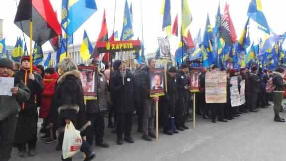 В Киеве на Майдане Незалежности националисты проводят Вече достоинства за чистые выборы (обновлено) 03