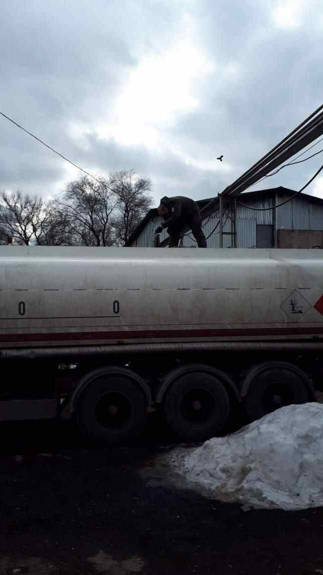 Налоговиками на Днепропетровщине ликвидировано незаконное производство топлива из похищенной из нефтепровода нефти 04