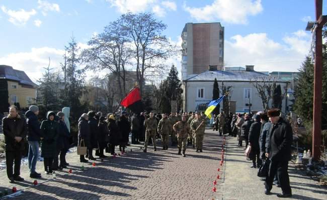 Панихида по погибшему украинского воину 24-й ОМБ Богоносюку прошла на Тернопольщине 03