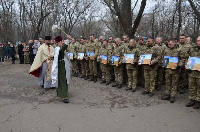 Воины 28-й ОМБр, вернувшиеся из зоны ООС, прошли торжественным маршем по Одессе 03