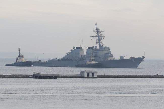 Эсминец ВМС США с крылатыми ракетами Томагавк USS Donald Cook зашел в порт Одессы 02