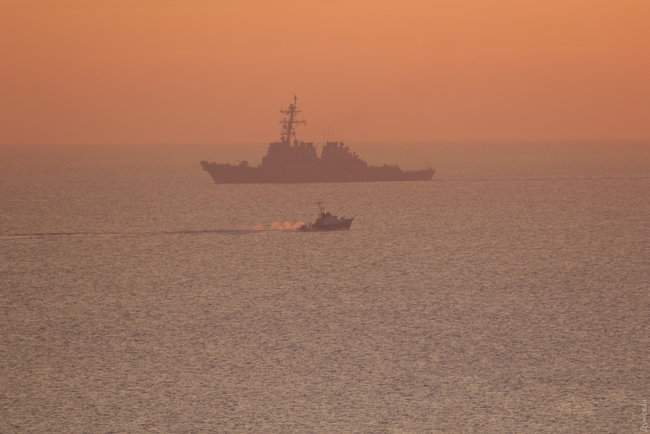Эсминец ВМС США с крылатыми ракетами Томагавк USS Donald Cook зашел в порт Одессы 07