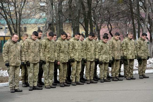 В Киевском военном лицее вместо памятника Суворову открыт мемориальный камень на месте установки памятника Богуну 07