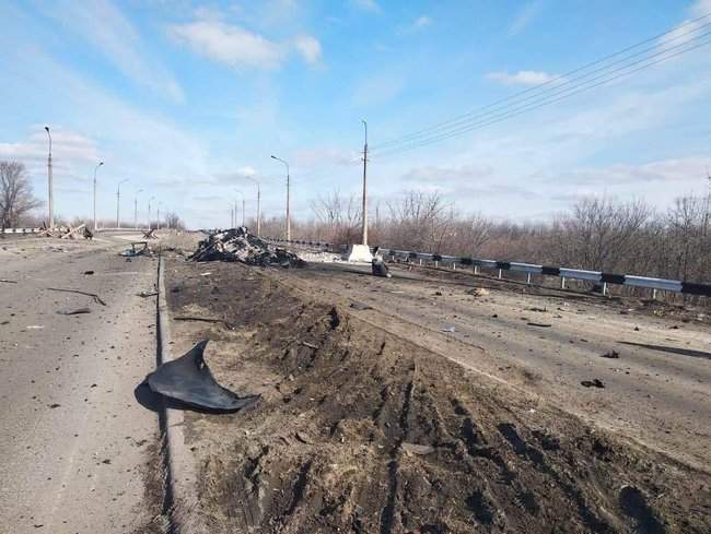 Два человека погибли в результате подрыва микроавтобуса на противотанковой мине вблизи оккупированной Оленовки, - пресс-центр ООС 05