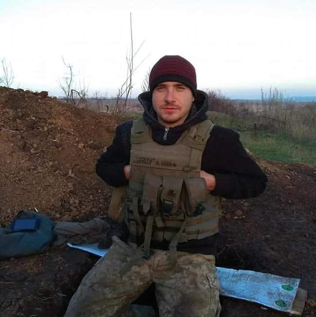 Погибшего на Донбассе воина Сергея Данилейченко проводили в последний путь в Черкасской области 01