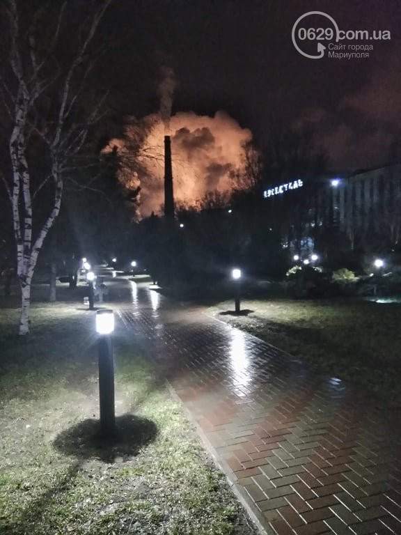 Масштабный пожар на территории Азовстали в Мариуполе 03