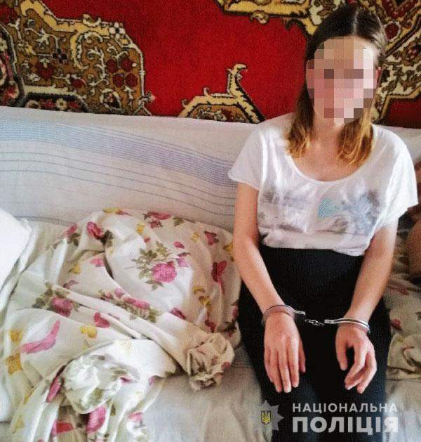 21-летняя женщина ударом ножом в шею убила свою месячную дочь в Ривном, - полиция 01