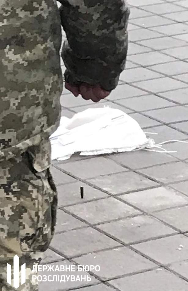 Выстрелил из автомата в упор и добивал лежачего ногами: В ГБР рассказали подробности убийства пограничника на Львовщине 04