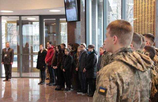 В Минобороны почтили память погибших украинских защитников 05