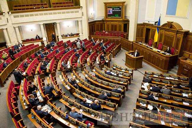 Рассмотрение языкового закона, Соболев с плакатом Автобуси замість собачої будки и Мороко с пылесосом-роботом, - день работы ВР 21 марта 01