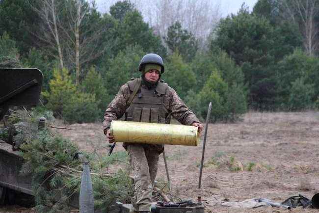 Тактические учения с боевой стрельбой дивизиона 26-й артибригады прошли на Черниговщине 03