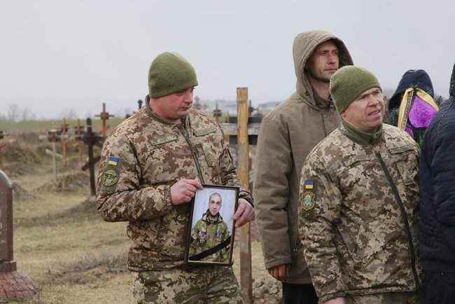 С бойцом 93-й ОМБр Сергеем Валахом, погибшим на Донбассе, простились в Днепре 03