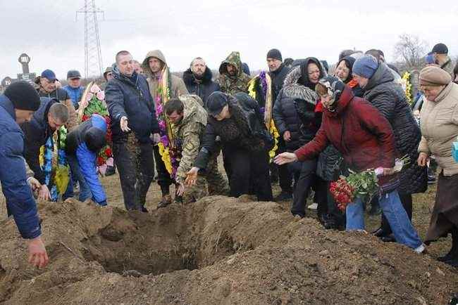 С бойцом 93-й ОМБр Сергеем Валахом, погибшим на Донбассе, простились в Днепре 08