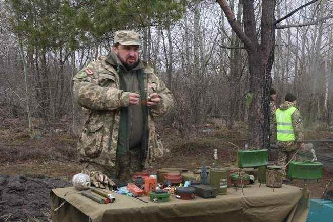 Учебные сборы с бойцами территориальной обороны прошли на Харьковщине 01