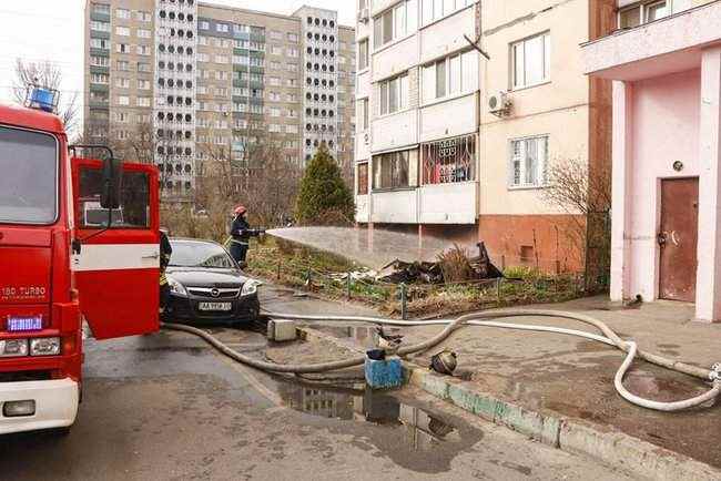 Пожилая пара погибла при пожаре в квартире в Оболонском районе Киева, - ГСЧС 04