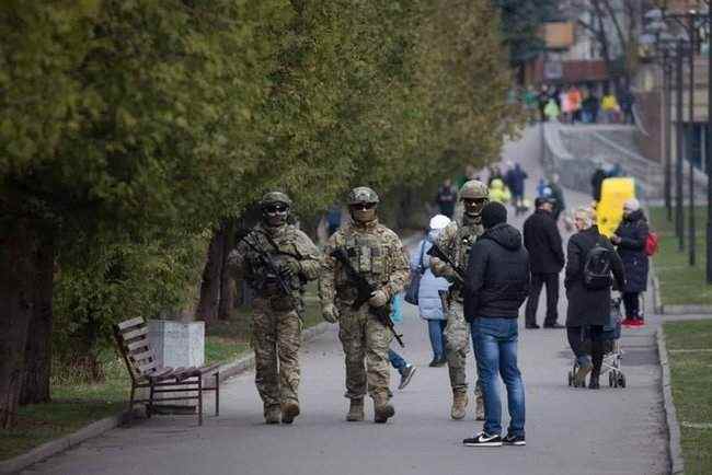 Спецназ СБУ накануне выборов приступил к патрулированию улиц, вокзалов, аэропортов и автостанций 01