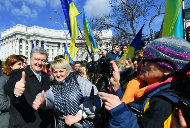 Порошенко провел народную встречу в центре Киева (обновлено) 14