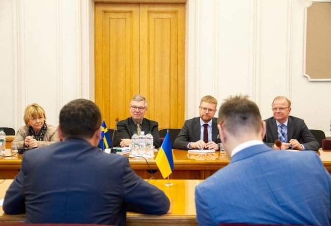Украина и Швеция будут сотрудничать в противодействии угрозам безопасности, - МИД 02