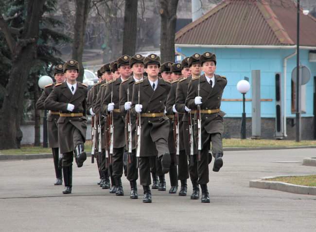 В Минобороны почтили память погибших украинских защитников 02