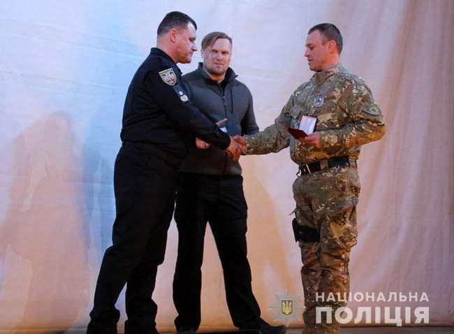 Добровольцы, которые несут службу в зоне проведения ООС, получили награды от руководства МВД и Нацполиции 07