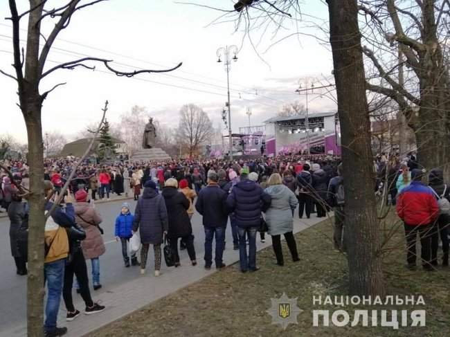 В результате действий Нацкорпуса во время выступления Порошенко в Черкассах пострадали 15 полицейских, - НПУ 03