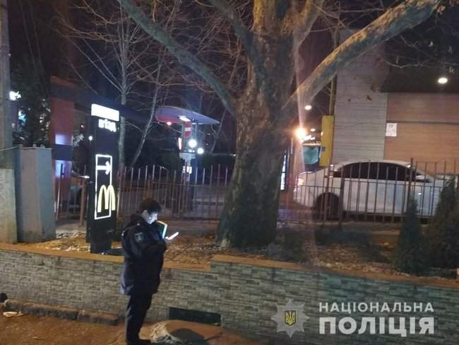 Стрельба в центре Николаева: мужчины не поделили место в очереди на McDrive 10