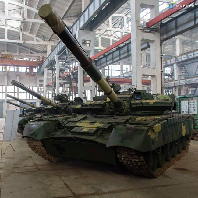 Харьковский бронетанковый завод модернизировал для ВСУ танк Т-80, - Укроборонпром 01