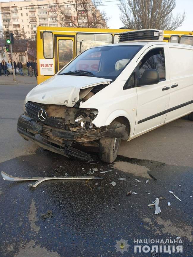 В ДТП в Одессе, в котором погиб нацгвардеец, травмированы четверо человек, - НПУ 03