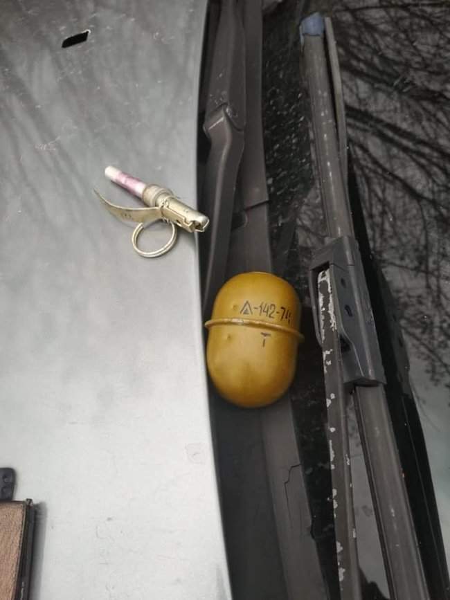 Полиция на Днепропетровщине применила оружие, чтобы задержать евробляхера с гранатами 04