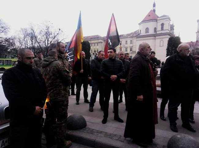 С погибшим в ДТП на Донбассе добровольцем Федоришиным простились на Львовщине 02