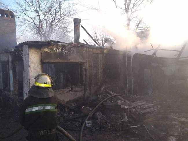 Трагедия в Кривом Роге: на пожаре погибли двое малолетних детей и их отец, - ГСЧС 04