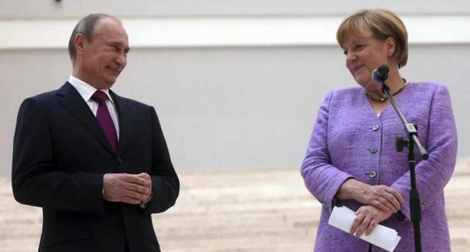 Меркель представила Путину детальный план по введению миротворцев на Донбасс