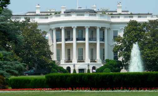 Белый дом готовит указ о наказании за иностранное вмешательство в выборы в США