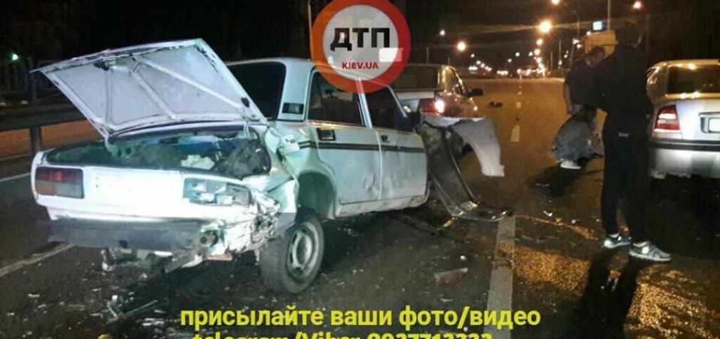 Жуткое ДТП в Киеве: столкнулись сразу 4 авто