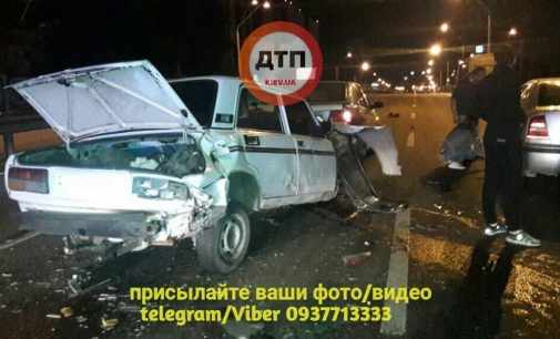 Жуткое ДТП в Киеве: столкнулись сразу 4 авто