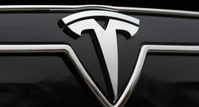 Tesla разрабатывает одноместный мини-электромобиль, — Маск