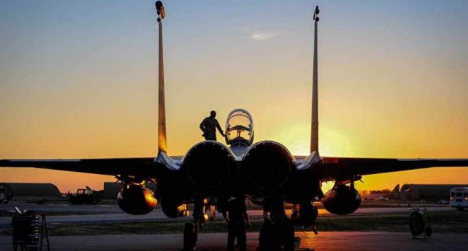 Military Times: В Украину летят F-15 и беспилотники США