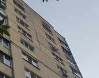 В Киеве несовершеннолетняя выпрыгнула из окна 11-го этажа