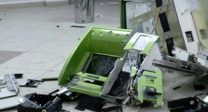 В Днепре неизвестные подорвали банкомат: за информацию о подрывниках предлагают 75 тысяч гривен