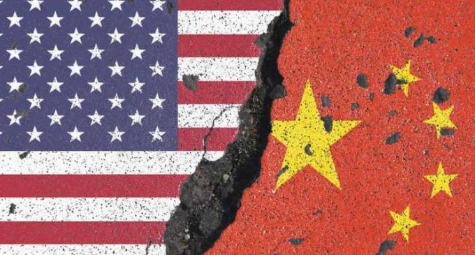 Пенс пожаловался на попытки Китая подорвать поддержку Трампа