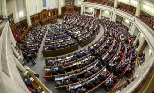 Депутаты хотят лишить почетных званий артистов за гастроли по России