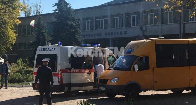 В керченской трагедии погибли 15 студентов и пятеро взрослых