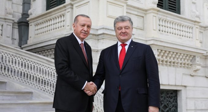 Порошенко предложил Турции поучаствовать в миротворческой миссии ООН на Донбассе