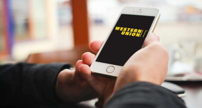 АМКУ начнет проверку Western Union и MoneyGram