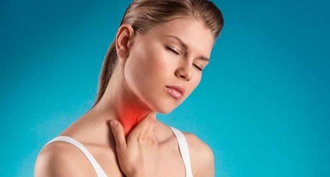 Медики рассказали, почему нельзя терпеть боль в горле