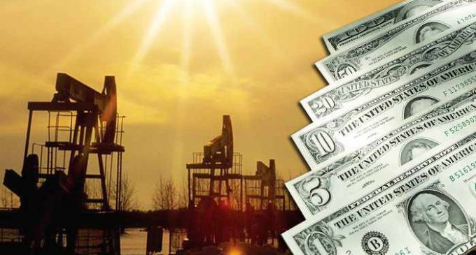 Нефтяные гиганты РФ давят на западных покупателей и требуют отказаться от доллара —  Reuters