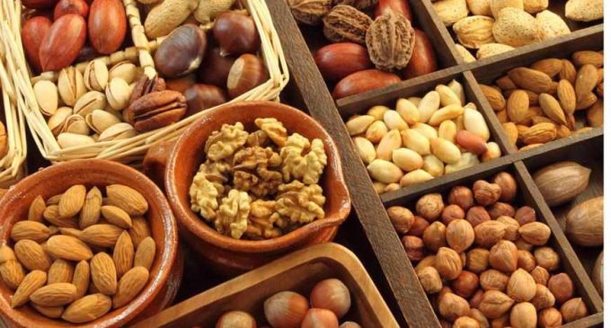 Ежедневная горсть орехов помогает не набрать лишний вес — медики