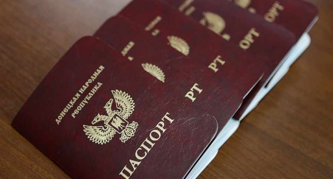 «Паспорта» псевдореспублик накануне «выборов» на Донбассе выдают по упрощенной процедуре — ГУР