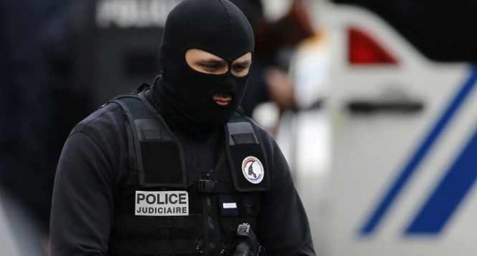 Le Monde: Франция выдала ордера на арест трех представителей спецслужб Сирии