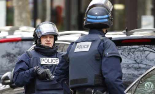 Во Франции задержали шесть человек, планировавших нападение на Макрона